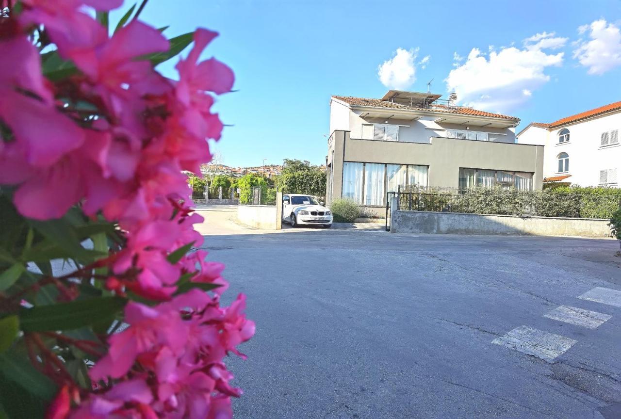 Apartments Ella Šibenik Exterior foto