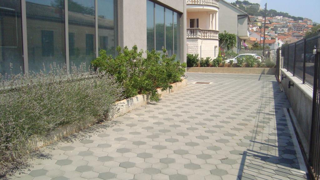 Apartments Ella Šibenik Habitación foto