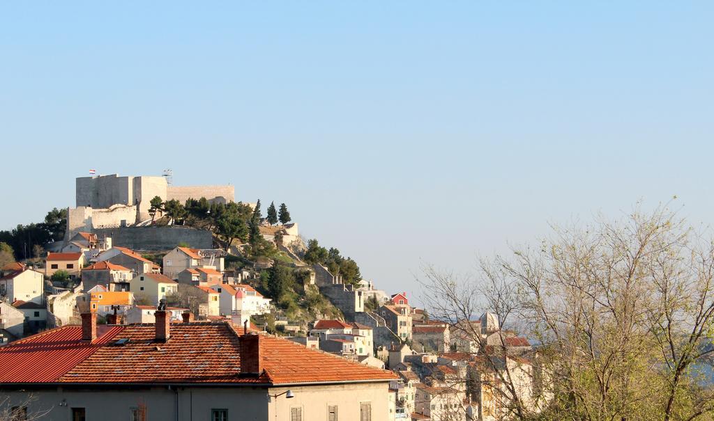 Apartments Ella Šibenik Habitación foto