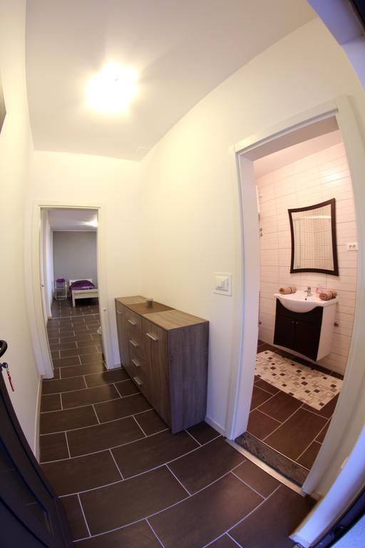 Apartments Ella Šibenik Habitación foto