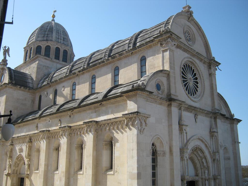 Apartments Ella Šibenik Exterior foto